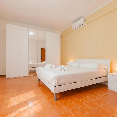 Parco Delle Mura - Tra Centro E Stazione Treni *