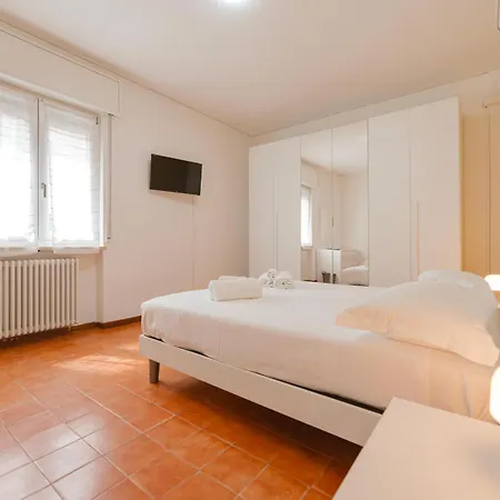 Parco Delle Mura - Tra Centro E Stazione Treni