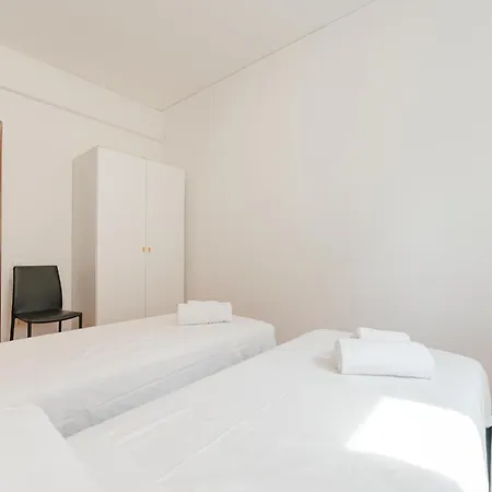 Parco Delle Mura - Tra Centro E Stazione Treni فيرونا