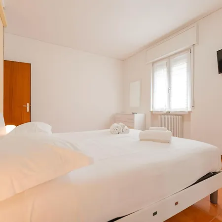 Parco Delle Mura - Tra Centro E Stazione Treni * فيرونا